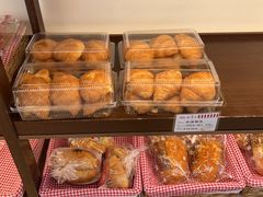 -红宝石·鲜奶小方·海派西点房(丰庄店)