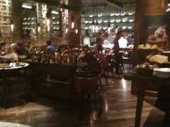 -恰餐厅及酒吧 CHAR Bar & Grill (北京丽都皇冠假日店)