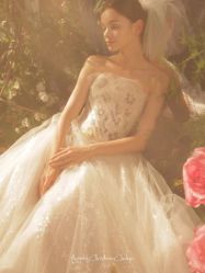点击看大图 -Renee芮亦婚纱