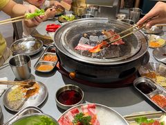 -围炉肉舍•炭烤活鳗•丹东海鲜烤肉(步行街店)