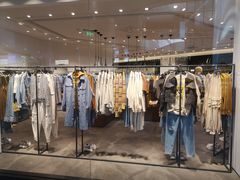 -URBAN REVIVO(七宝领展广场店)