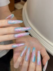 -花岐款式专研健康美甲沙龙