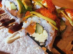牛油果芝士三文鱼卷-隐月· 㐂和食屋(芝罘万达公馆店)