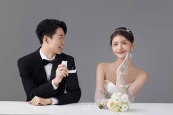 -喜爱高定婚纱摄影