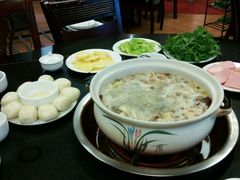 -东巴谷野生菌火锅餐厅