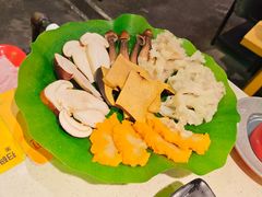 -钢管厂五区小郡肝串串香火锅(梅川路店)
