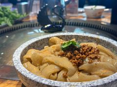 -山河屯铁锅炖·非遗东北菜(南山店)