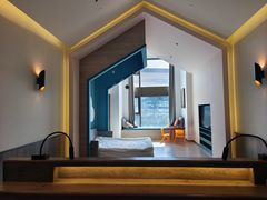 -上海虹桥中心爱琴海亚朵S酒店