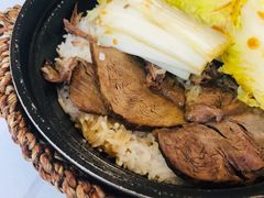 香烤牛肉煲仔饭-堂屋糖水店(愚园店)