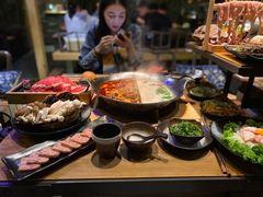 凑凑肥牛-湊湊火锅·茶憩(杭州湖滨银泰in77店)