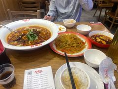 老汉秘制肥肠鱼-九老汉·川渝江湖菜(合川路2店)