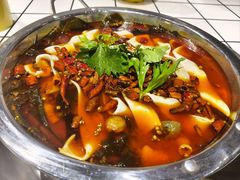-晓彭肥肠鸡·泡椒鸡火锅(水木天地店)