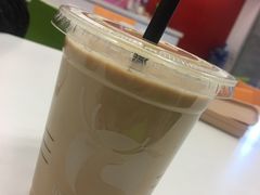 拿铁-瑞幸咖啡(巴黎春天陕西路店)