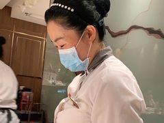 -海底捞火锅鲜切牛肉主题店(长寿路店)