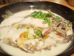 -胖子鱼粉(采霞街店)