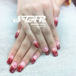 大红豹过年气氛很浓吧-STAR美甲店