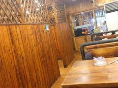 大堂-老东镇啤酒屋海鲜加工·蒸汽海鲜·海鲜烧烤(台东店)