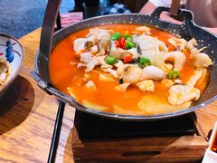 思茅酸汤鱼片-老滇山寨•云南特色菜•地方菜•民族风情歌舞表演(金碧店)