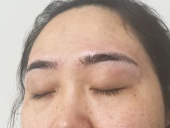 -一个差评成就的纹眉店