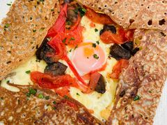 鸡蛋蘑菇熏肉荞麦可丽饼-RAC BAR(安福路店)