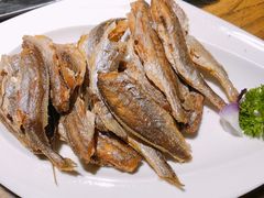 碳烤香酥小黄鱼-苹果树下艺术餐厅(通州店)