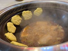 -哈尔滨烧烤·山河村铁锅炖(交大店)