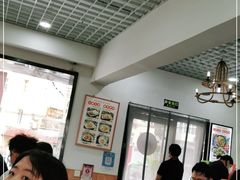 大堂-八两八金·莱芜特色炒鸡(市南漳浦路店)