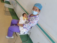 -秋歌护理·月嫂·育儿嫂(浦东医院店)