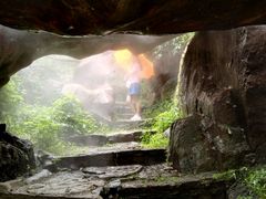 -雪山彩虹谷景区
