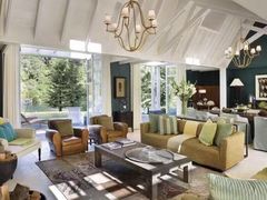 -Huka Lodge