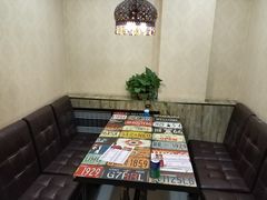 -扒虾小妹儿麻辣海鲜(宏图街店)