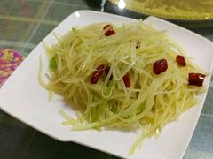 酸辣土豆丝-天天向上素食餐厅(五台山店)