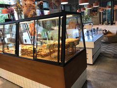 面包甜点陈列柜-Dough&Joe团憩(瑞虹天地月亮湾店)