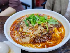 特色肥肠面-耙豌豆重庆小面
