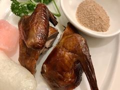 脆皮炸乳鸽-厦门朗豪酒店 · 明阁中餐厅