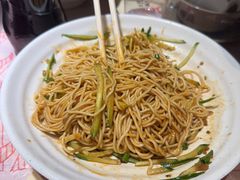 -肥肥虾庄·金牌油焖大虾(汉街SKP店)