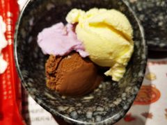 冰淇淋自助-哥老官重庆美蛙鱼头(虹口龙之梦店)