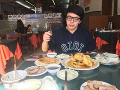 -李连贵酒家熏肉大饼(昆明街店)