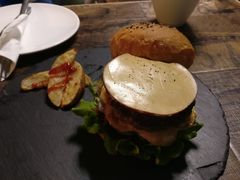 -HIGH FIVE哈福手工汉堡(桂林路店)