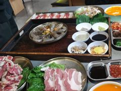 -围炉肉舍•炭烤活鳗•丹东海鲜烤肉(步行街店)