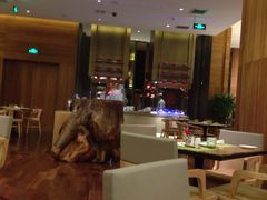 -华邑酒店·鲜艳全日自助餐厅