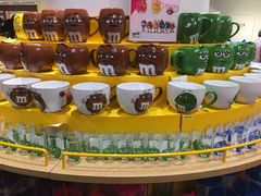 -m豆巧克力世界(上海世茂广场店)