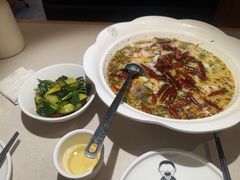 -江渔儿酸菜鱼专门店(明珠广场店)