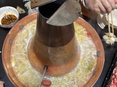 -果松木炭酸菜铜火锅·外婆参鸡汤