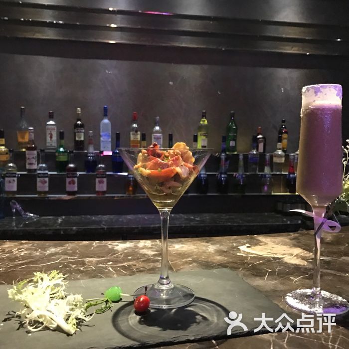 r2 lounge bar鸡尾酒吧