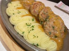 俄式传统肉饼配土豆泥-俄士厨房(环球港店)