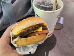 双层芝士牛肉汉堡-卡乐星(浦东机场店)