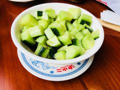 捞汁黄瓜-炉小二铜锅牛蛙•川湘菜(三里屯店)