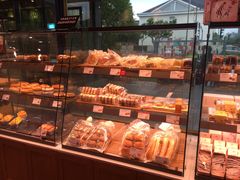 面包甜点陈列柜-巴黎贝甜(万源店)