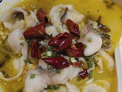 -渝是乎酸菜鱼·川渝小炒(新世界百货望京店)